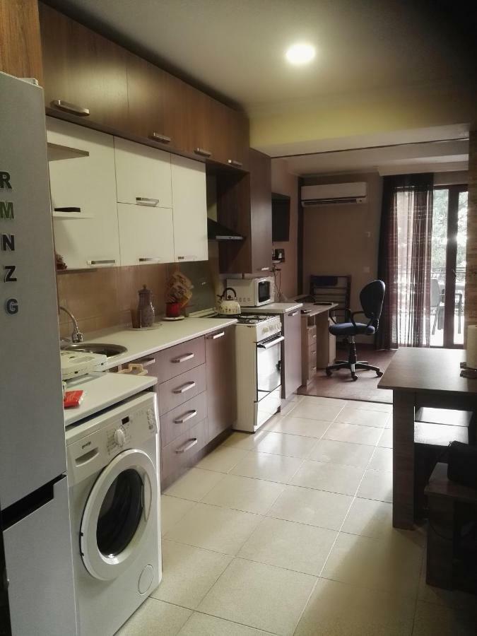 Apartment Agmashenebeli 99 Кобулети Екстериор снимка